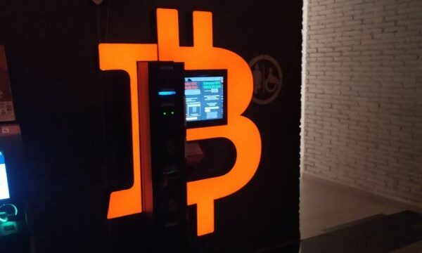 shitcoinsclub_bitcoin_atm_627677d46f-4.jpg